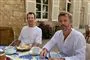 kronprins frederik og prins joachim sidder ved bord