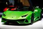 En grøn Lamborghini til et motorshow