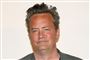 skuespilleren matthew perry poserer 