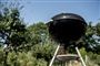 En Weber kuglegrill i solen