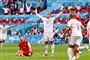 fodboldspiller jubler efter scoring