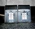 To indsamlingscontainere