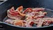 bacon steges på en pande