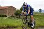 En cykelrytter knokler derudaf