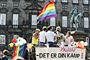 Politisk flertal: Homoseksuelle må adoptere