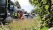 En lille bil smadret i grøftekanten