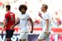 Kasper Dolberg (th.) lavede to mål, da Nice sejrede stort ude over Lilles regerende franske mestre i Ligue 1.