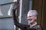Dronning Margrethe vinker