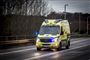 Ambulance kører på vej