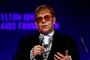 elton john taler i mikrofon