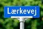 Et blåt skilt med Lærkevej