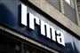 Et Irma-skilt på en facade