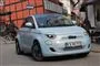 En blå Fiat