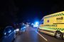 ambulance holder på vej 
