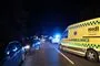 ambulance holder på vej 