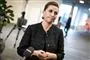 Mette Frederiksen taler på pressemøde