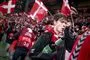 Danske tilskuere på fyldte lægter