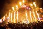 Fredag optrådte rapperen Travis Scott, som selv er med til at arrangere musikfestivalen Astroworld. Lørdag meddeler myndighederne, at flere er døde under åbningen af festivalen.