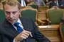 morten messerschmidt sidder i folketingssalen 