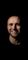 En smilende ung mand