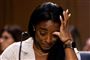 Simone Biles græder i vidneskrænken