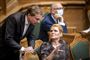 Morten Messerschmidt og Inger Støjberg taler sammen i Folketingssalen