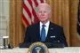 Biden taler foran det amerikanske flag
