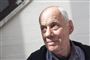 Flemming Quist Møller kigger ud til højre