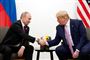 putin og trump giver hinanden hånden