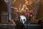 Taylor Hawkins på scenen under en koncert