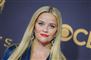 Reese Witherspoon kigger på fotografen