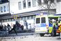 Omkring 300 personer var til stede ved Paludans afbrændinger på torvet i Rinkeby. Med jævne mellemrum blev stemningen blandt de fremmødte mere ophidset.