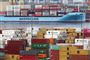 containerskib ligger i havn