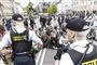 politi til stede ved demonstration