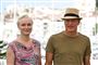 Vicki Berlin ved siden af Woody Harrelson til Cannes Festival i 2022.