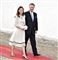 Carina Axelsson og prins Gustav han har armen omkring hende.
