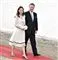 Carina Axelsson og prins Gustav han har armen omkring hende.