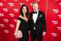Tobias Dybvad og Marie Stegger Schmidt på den røde løber i galla tøj.