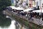 Navigil i Milano proppet med mennesker