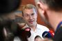 - Hvis der måtte sidde nogen og have den der tvivl om, hvorvidt man vil Dansk Folkeparti, så er det bedre, at man kommer ud af skabet, siger formand Morten Messerschmidt (DF).