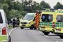 politi og ambulancer til stede på vej