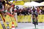 En cykelrytter knokler derudaf