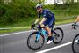 En cykelrytter knokler derudaf