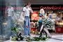 Blomsterhav ved et shoppingcenter