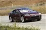 en Tesla S på en vej