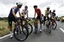 Cykelryttere stopper og venter