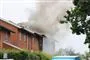 voldsom røg fra brand i villa
