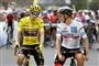 To cykelryttere over målstregen