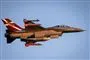 f16-fly i luften