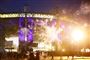 folk uden for stadion